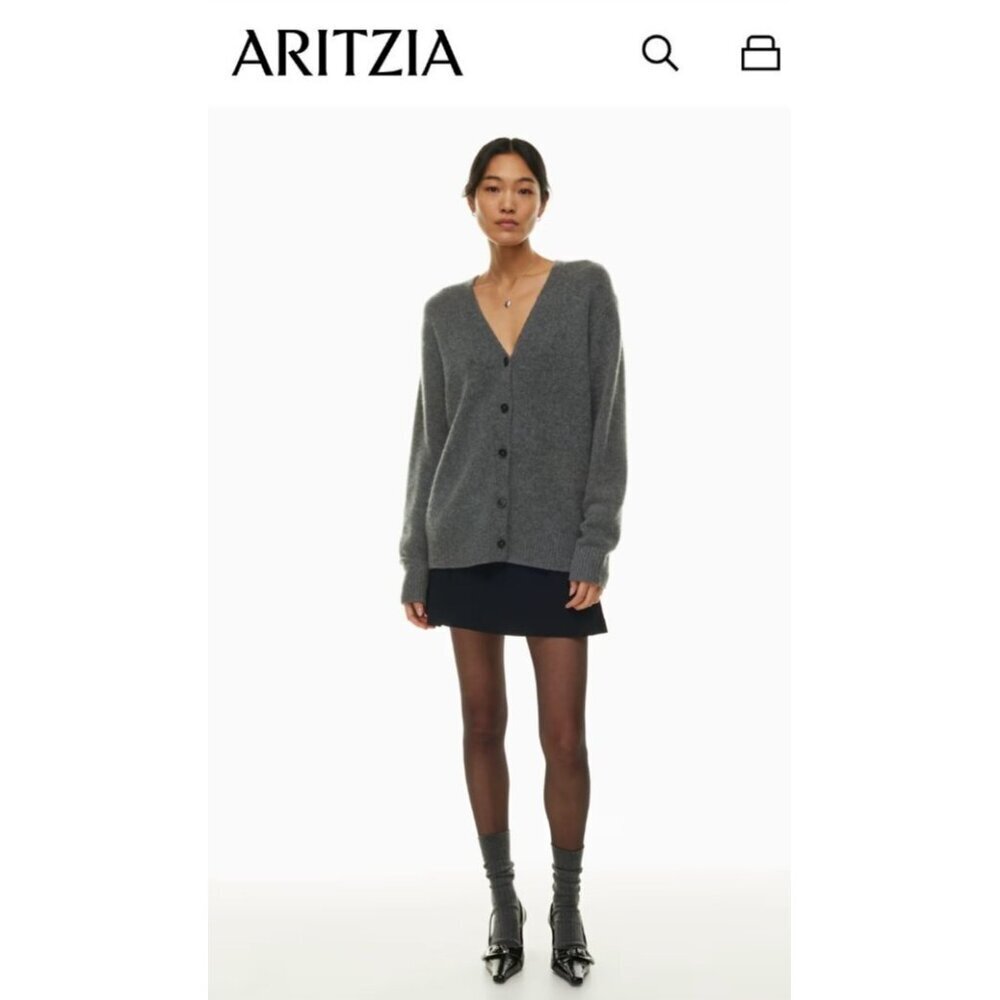 Wilfred Cashmere V-neck Cardigan Relaxed V-neck cashmere cardigan Size S